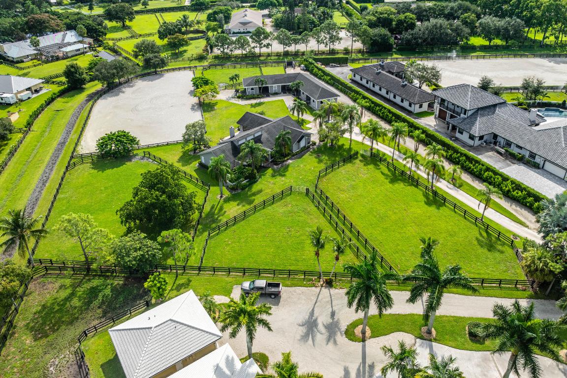 SADDLE TRAIL PARK OF WELLINGTON - Land