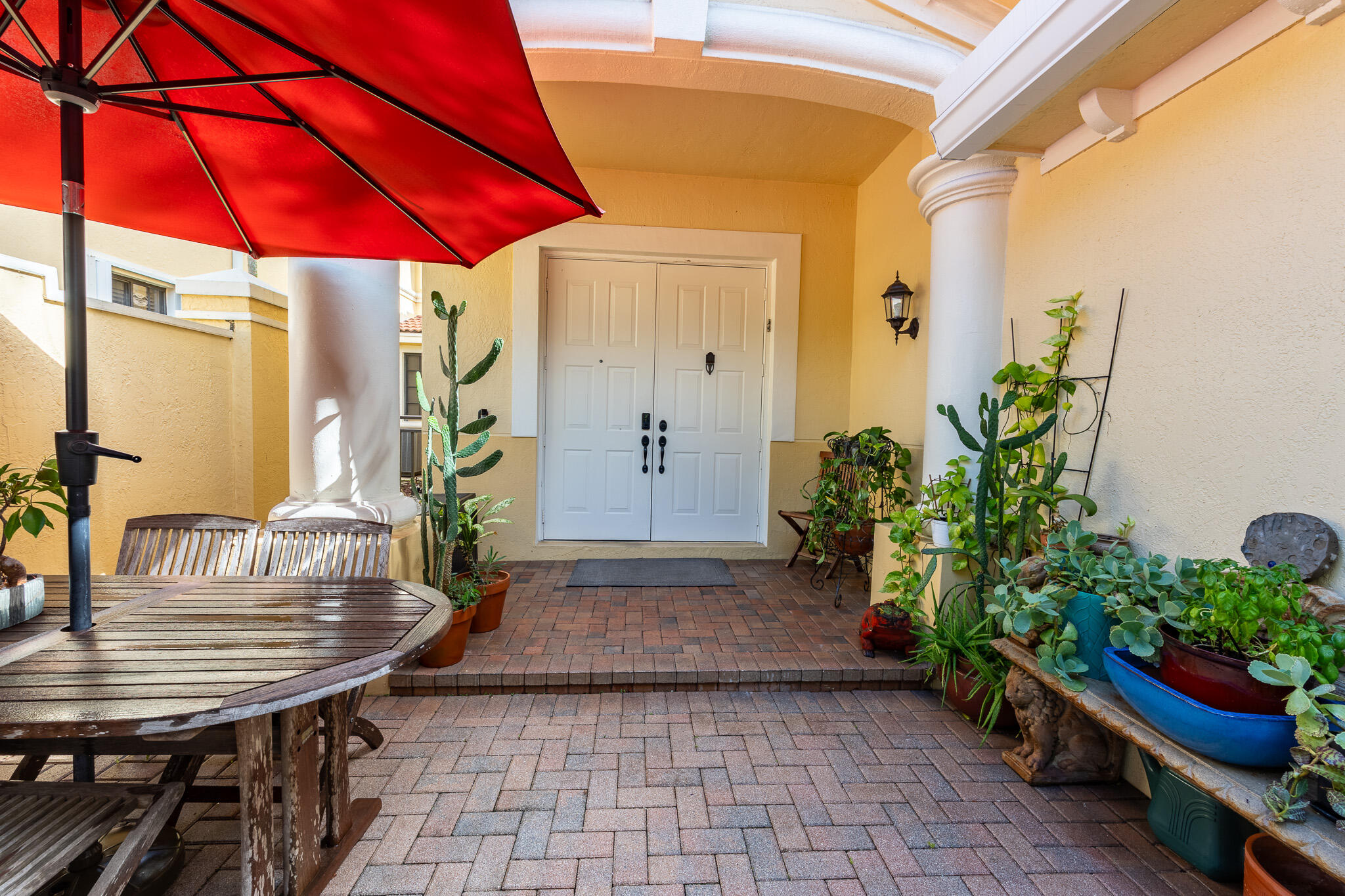 1639 PASSION VINE Circle 16-4