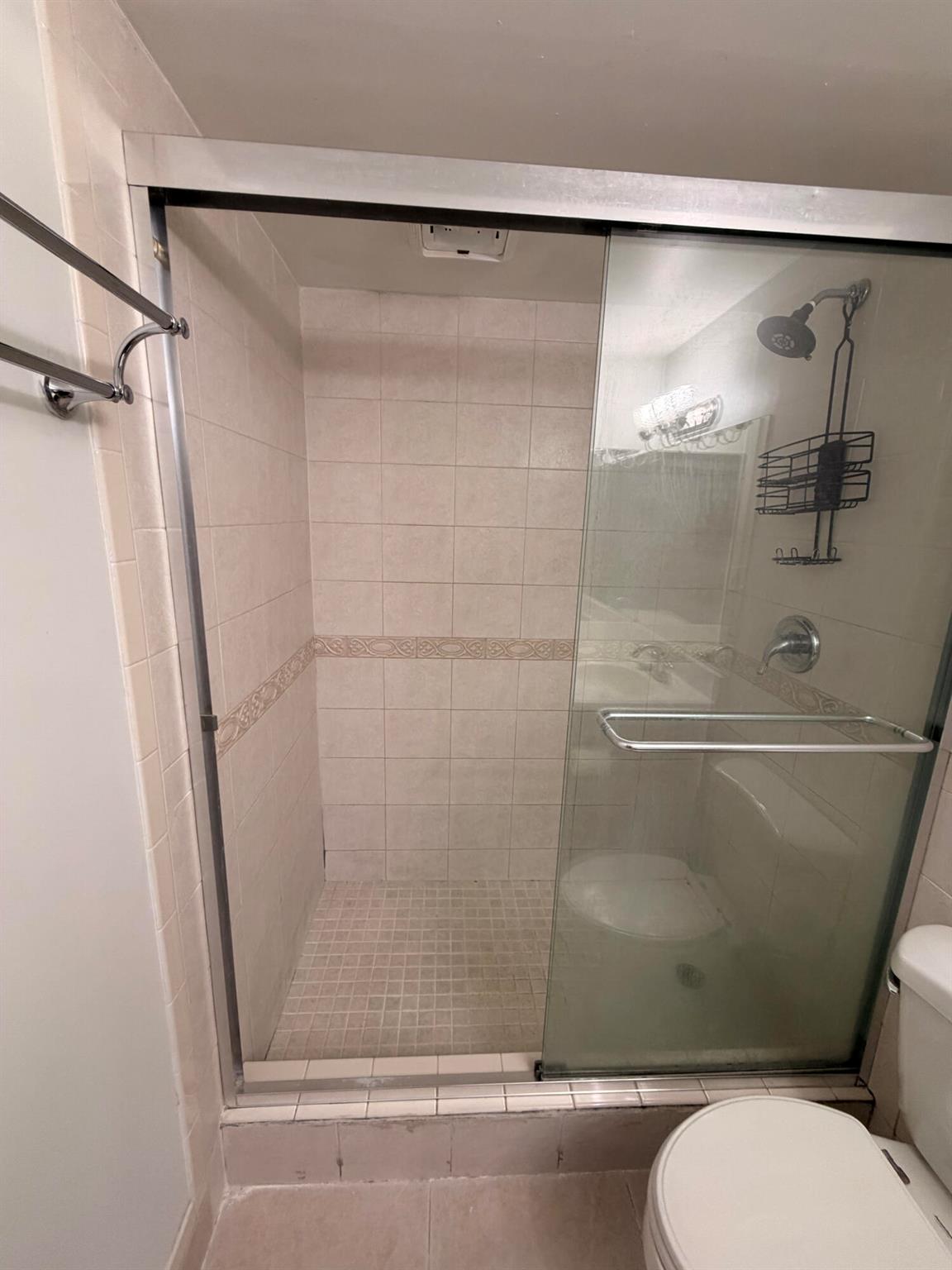 LAS ESTRELLAS CONDO - Residential