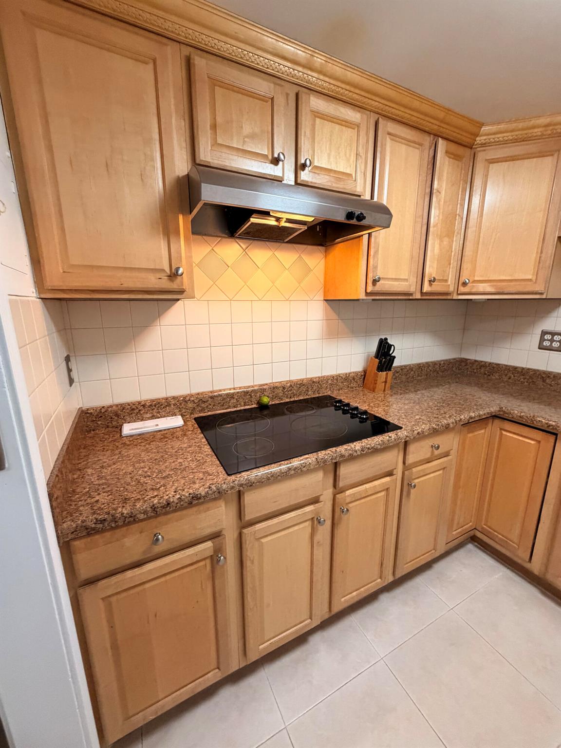 LAS ESTRELLAS CONDO - Residential