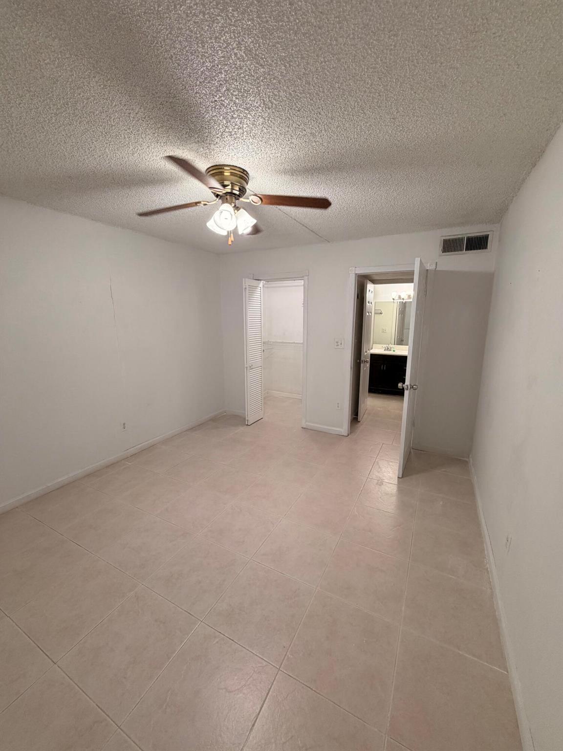 LAS ESTRELLAS CONDO - Residential