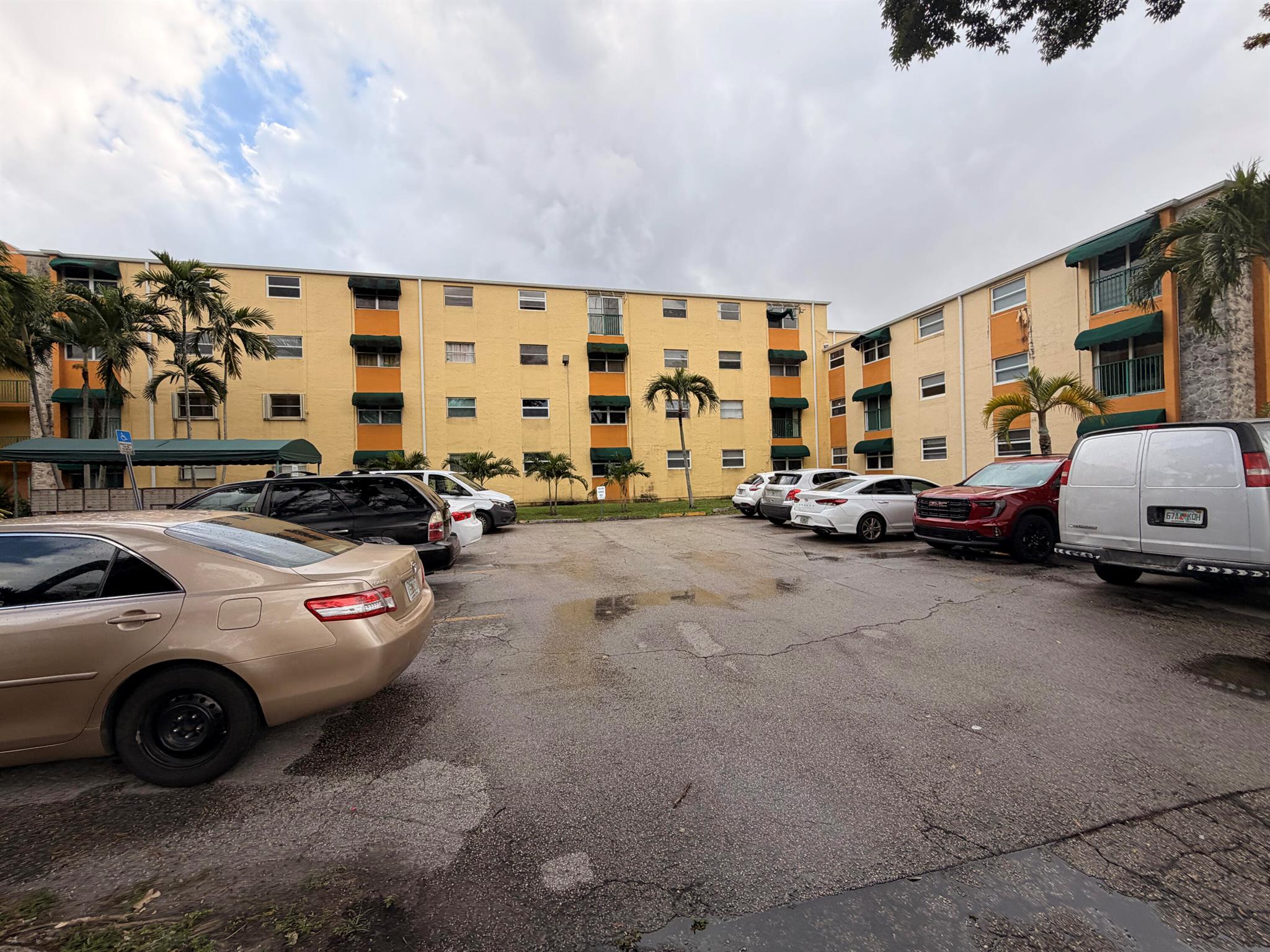 606 W 81st Street 111