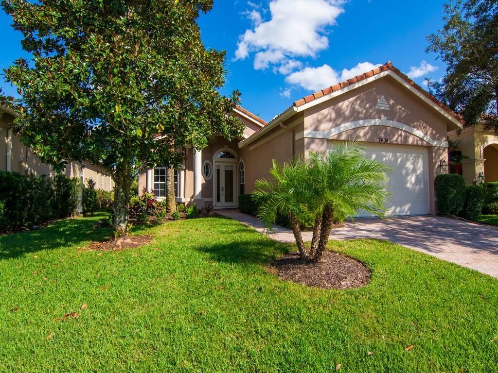 Photo of 7404 Bob O Link Way, Port Saint Lucie, FL 34986 (MLS # R10750640)