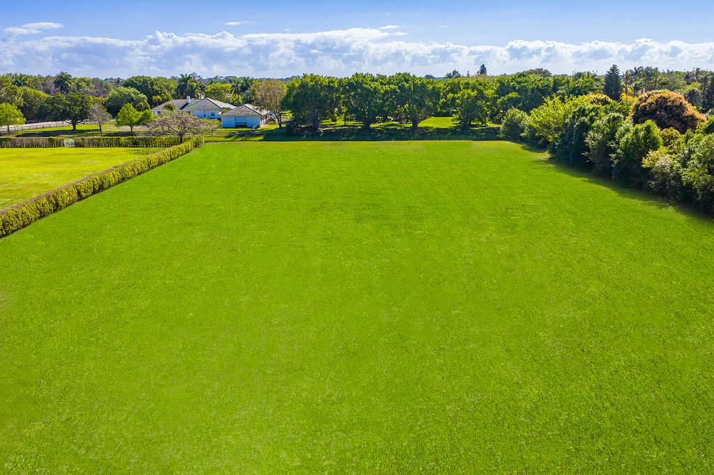 Photo of 14404 Wellington Trace, Wellington, FL 33414 (MLS # B26006926)