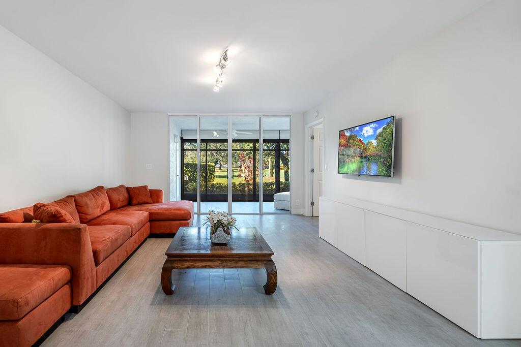 GLENEAGLES CONDO IV - Residential