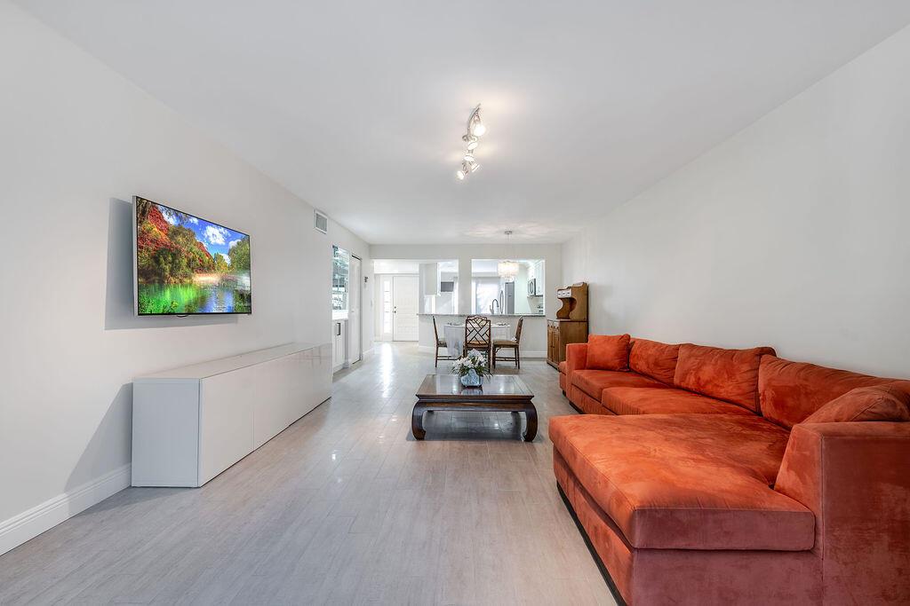 GLENEAGLES CONDO IV - Residential