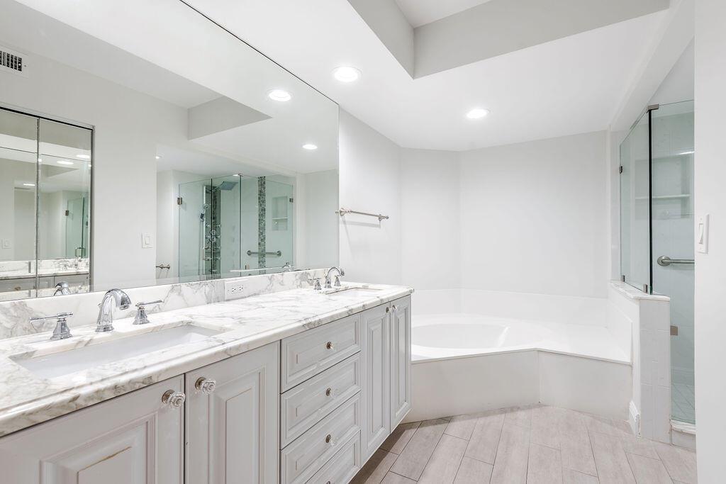 GLENEAGLES CONDO IV - Residential