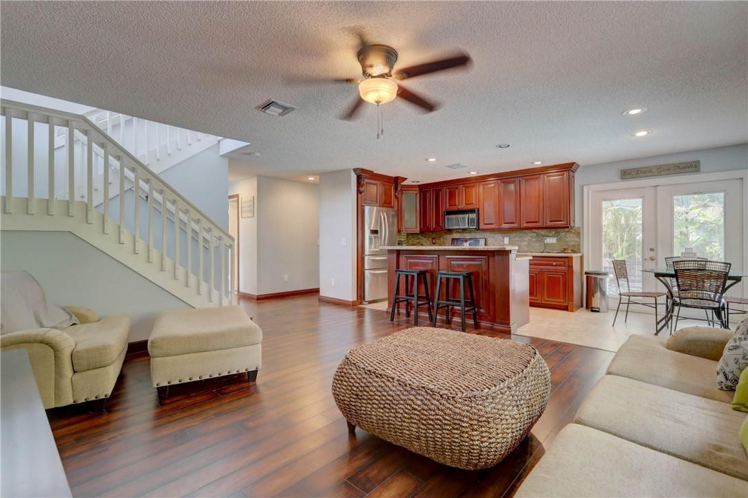 Nob Hill Palms - Residential