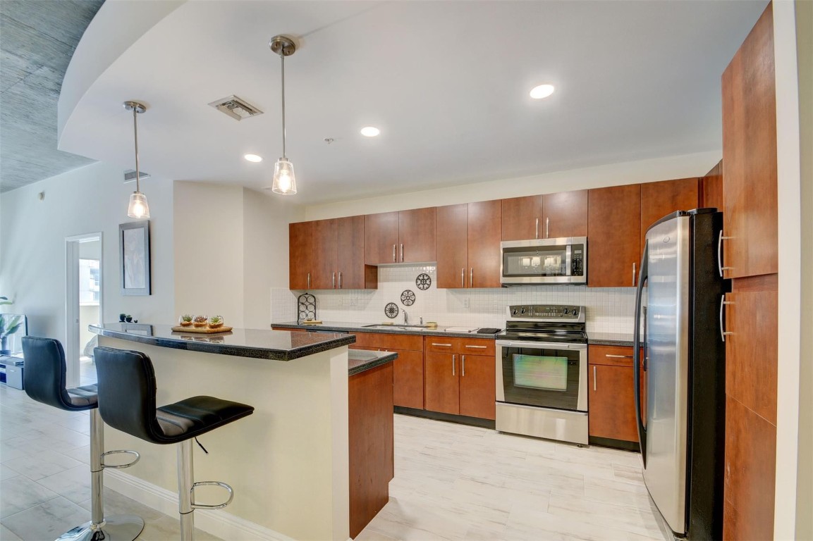 300 S Australian Avenue 919