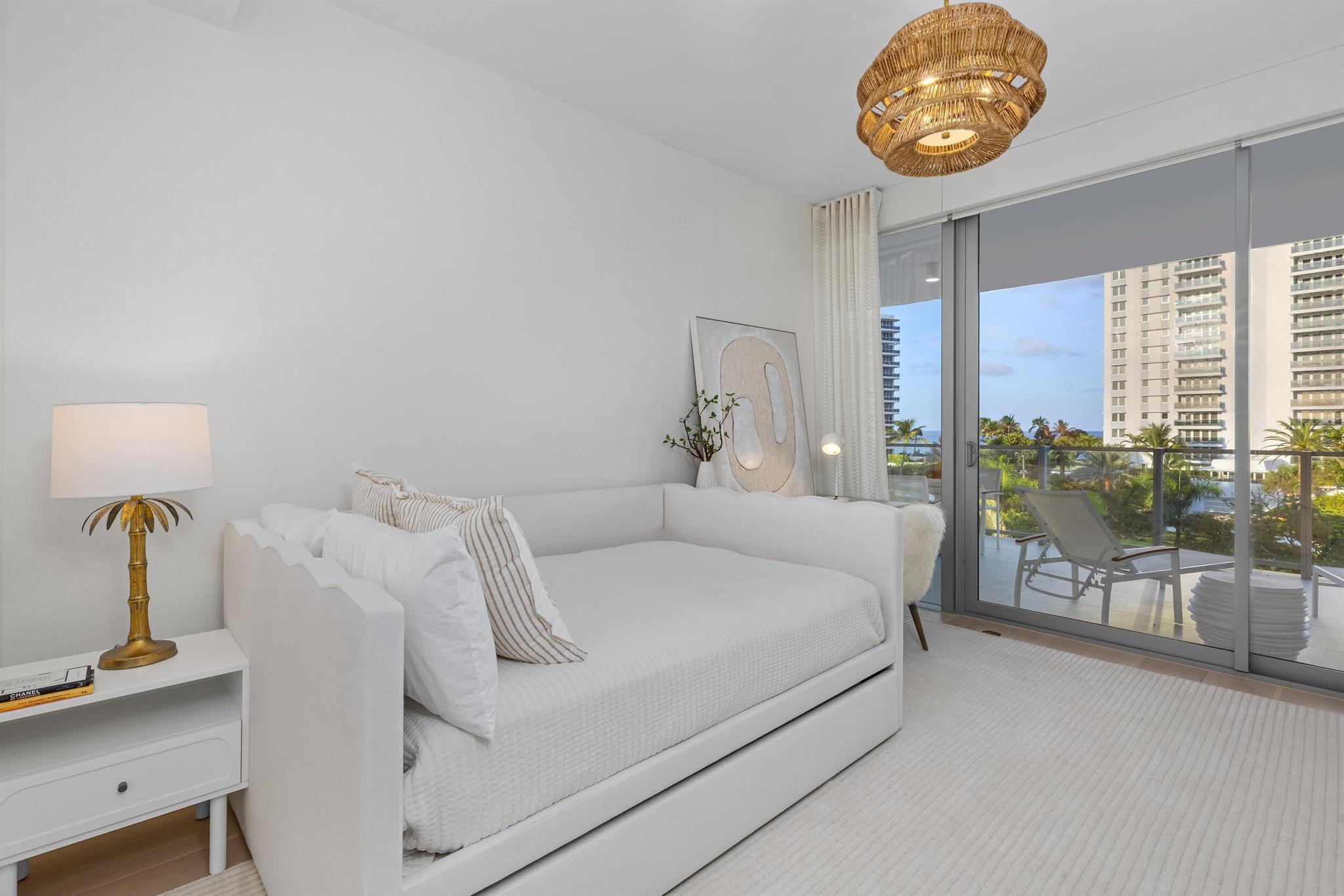 BOCA BEACH RESIDENCES - Residential
