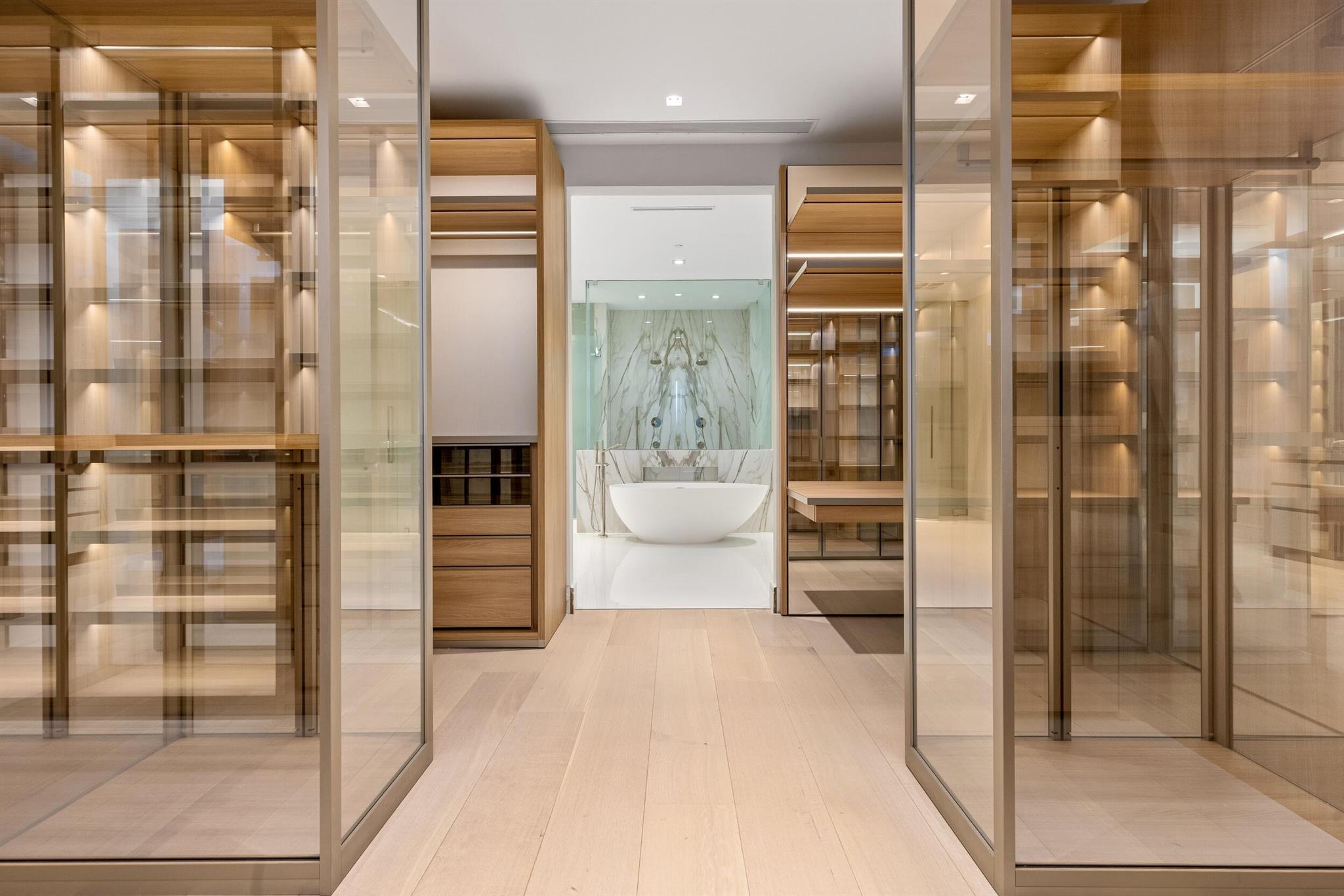 BOCA BEACH RESIDENCES - Residential