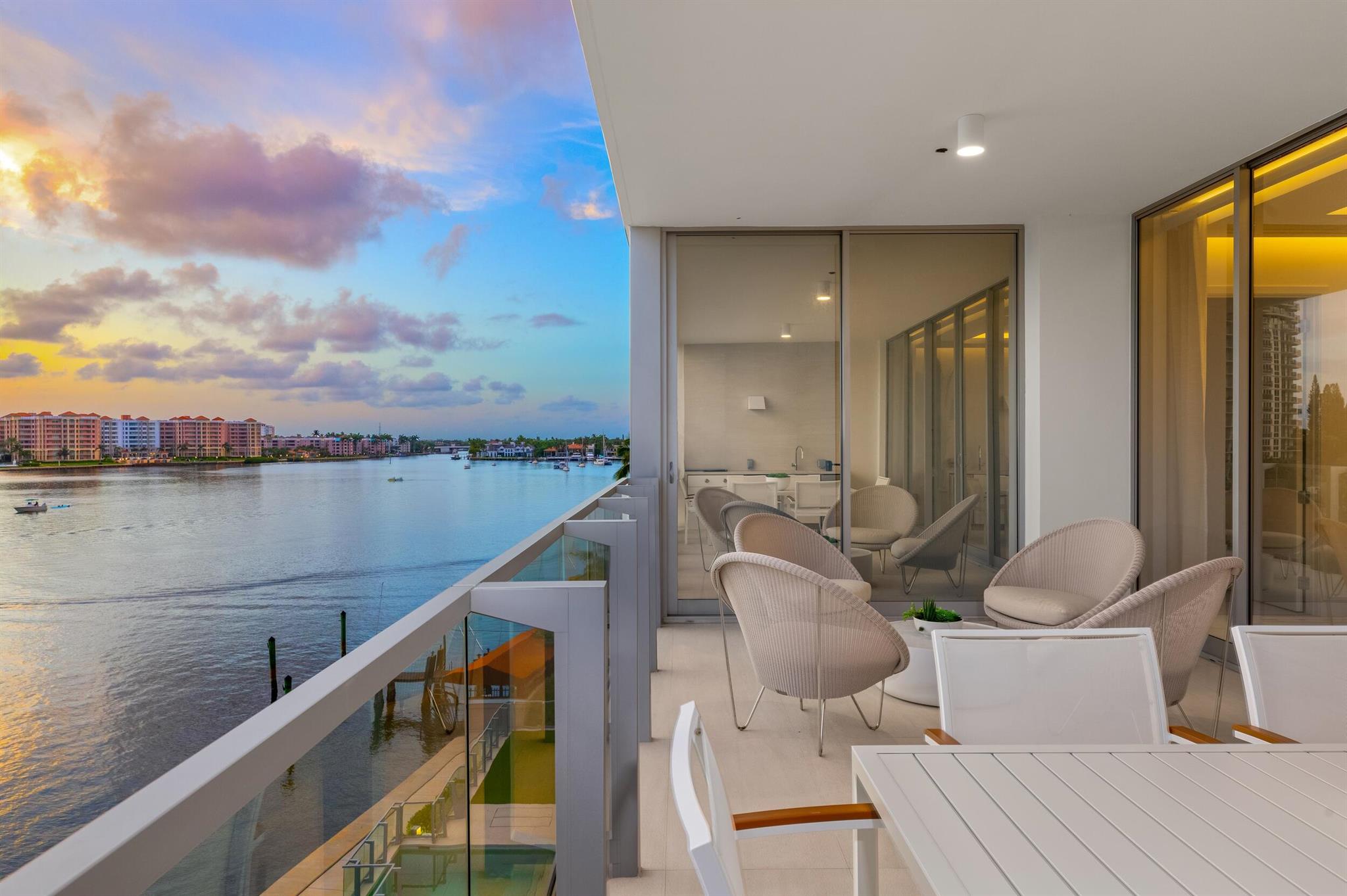 BOCA BEACH RESIDENCES - Residential