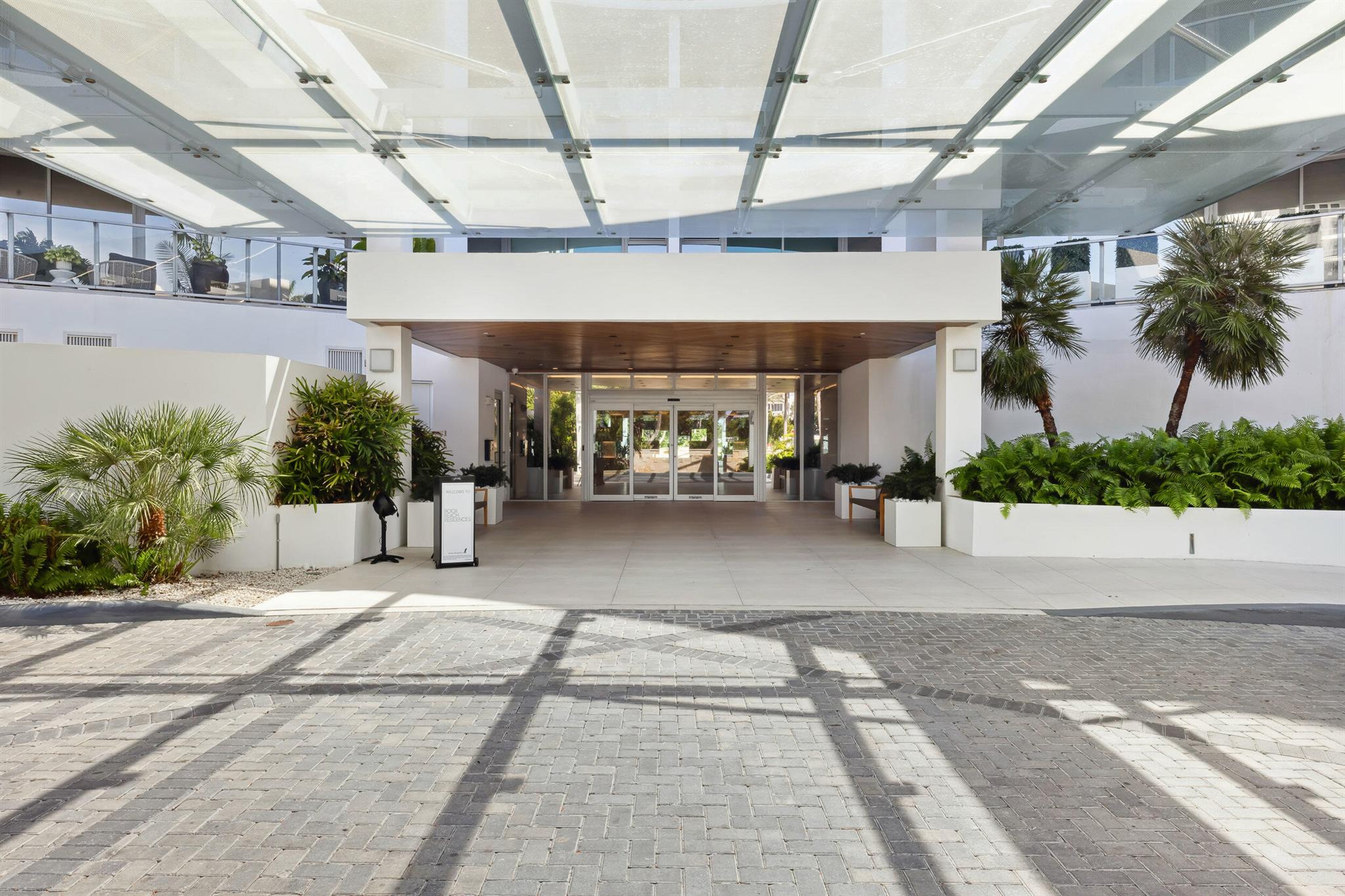 BOCA BEACH RESIDENCES - Residential