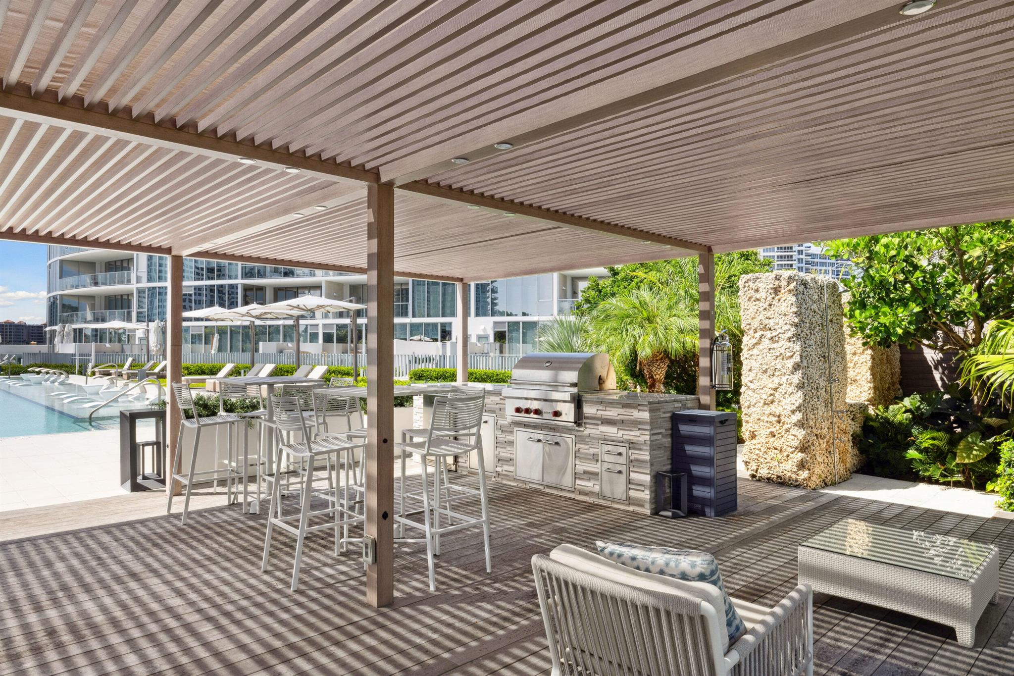 BOCA BEACH RESIDENCES - Residential