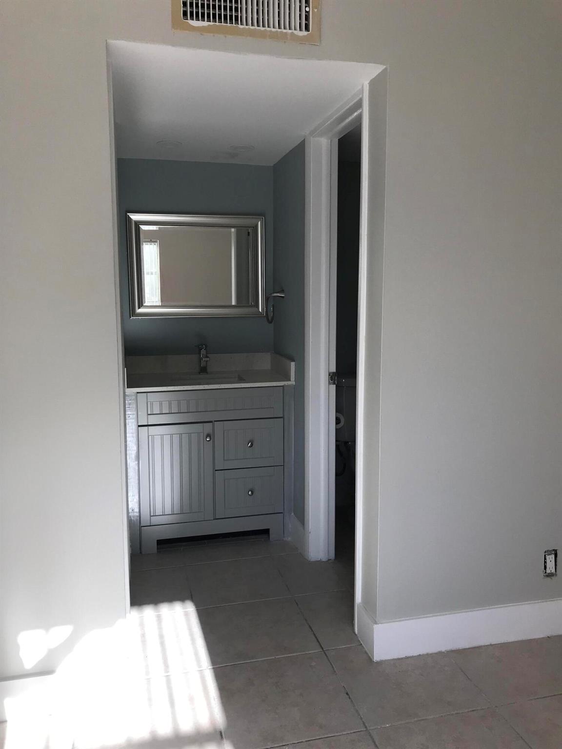 618 NW 13th Street 28