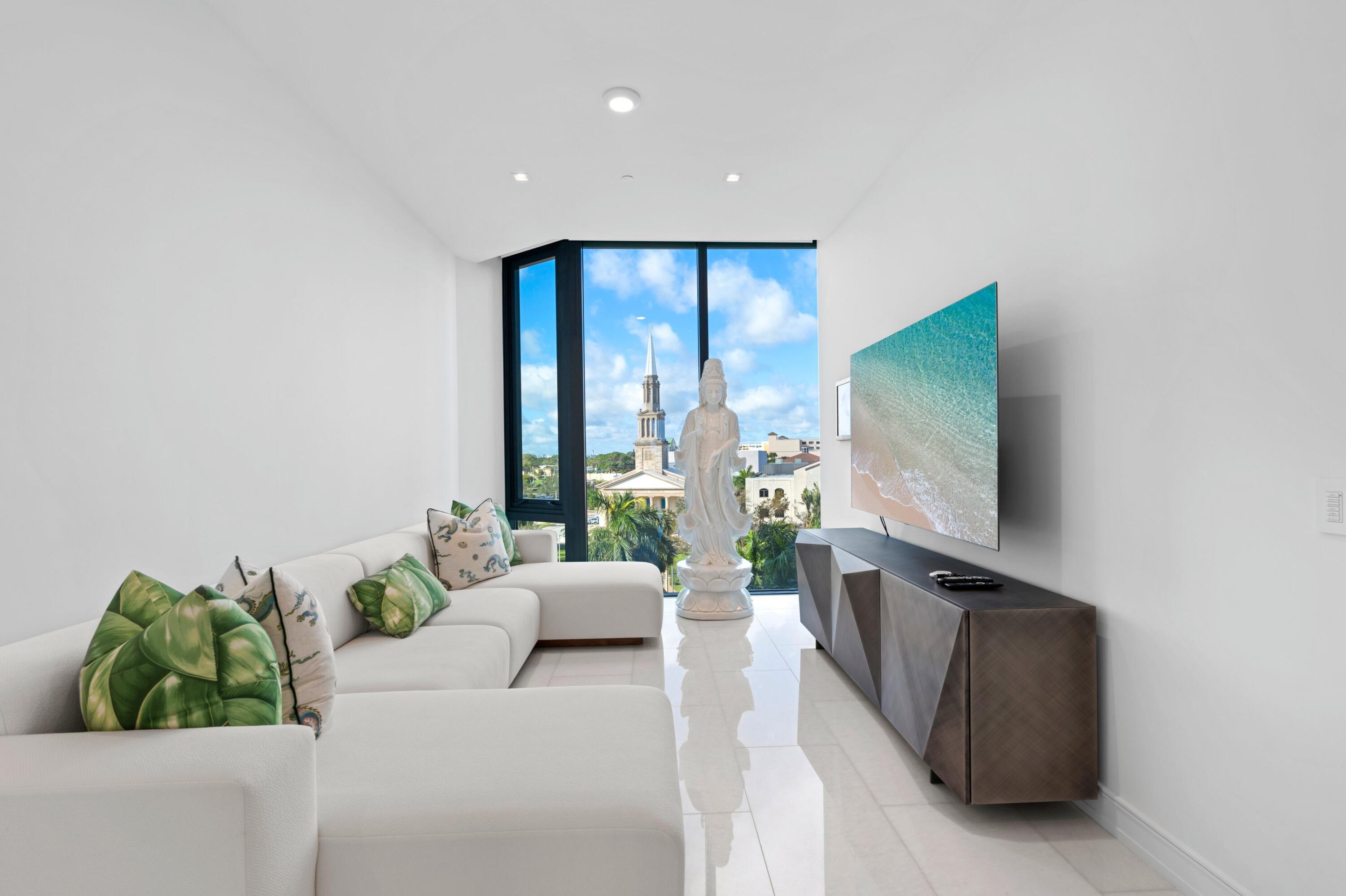 BRISTOL CONDO - Residential