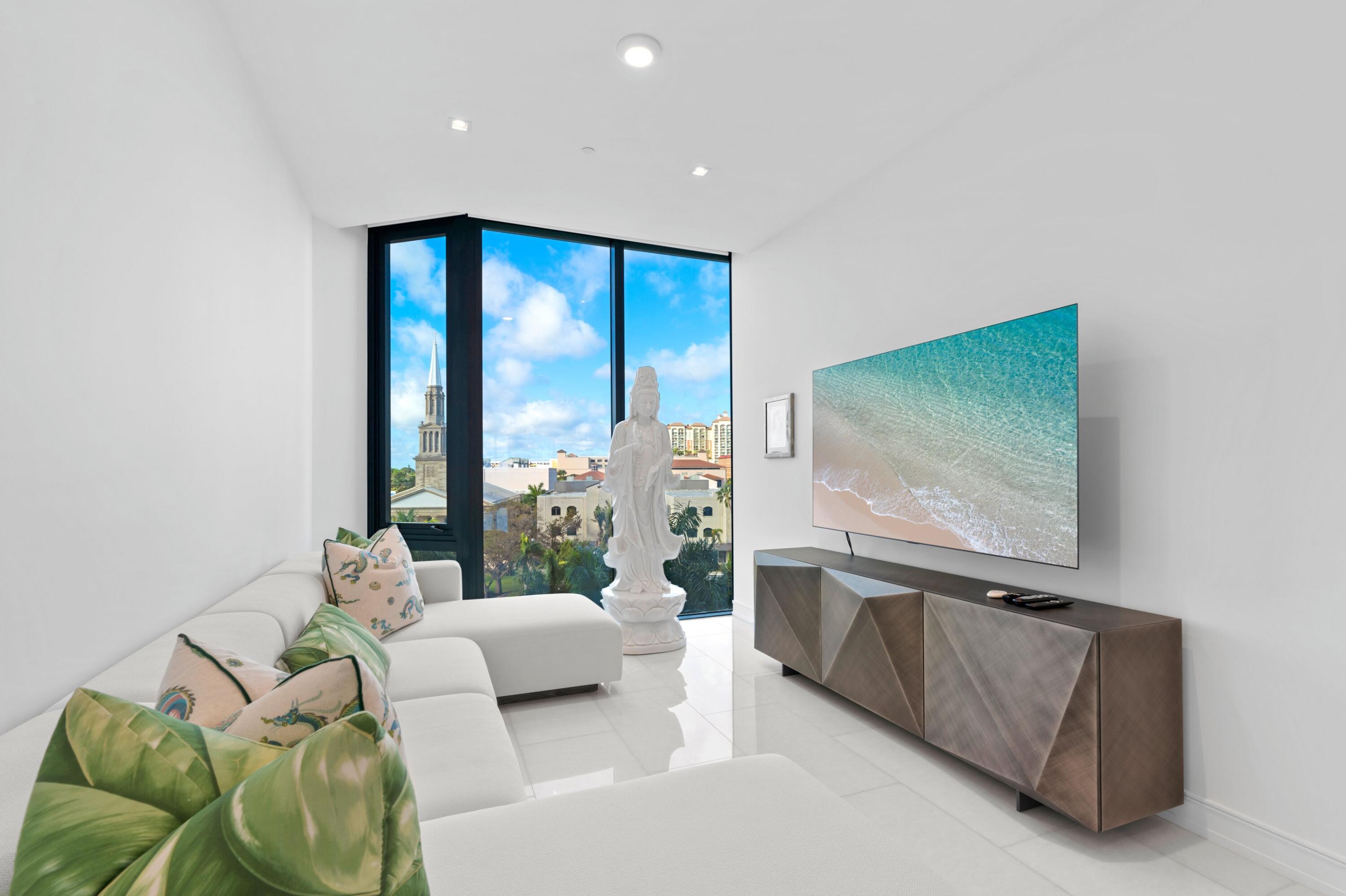 BRISTOL CONDO - Residential