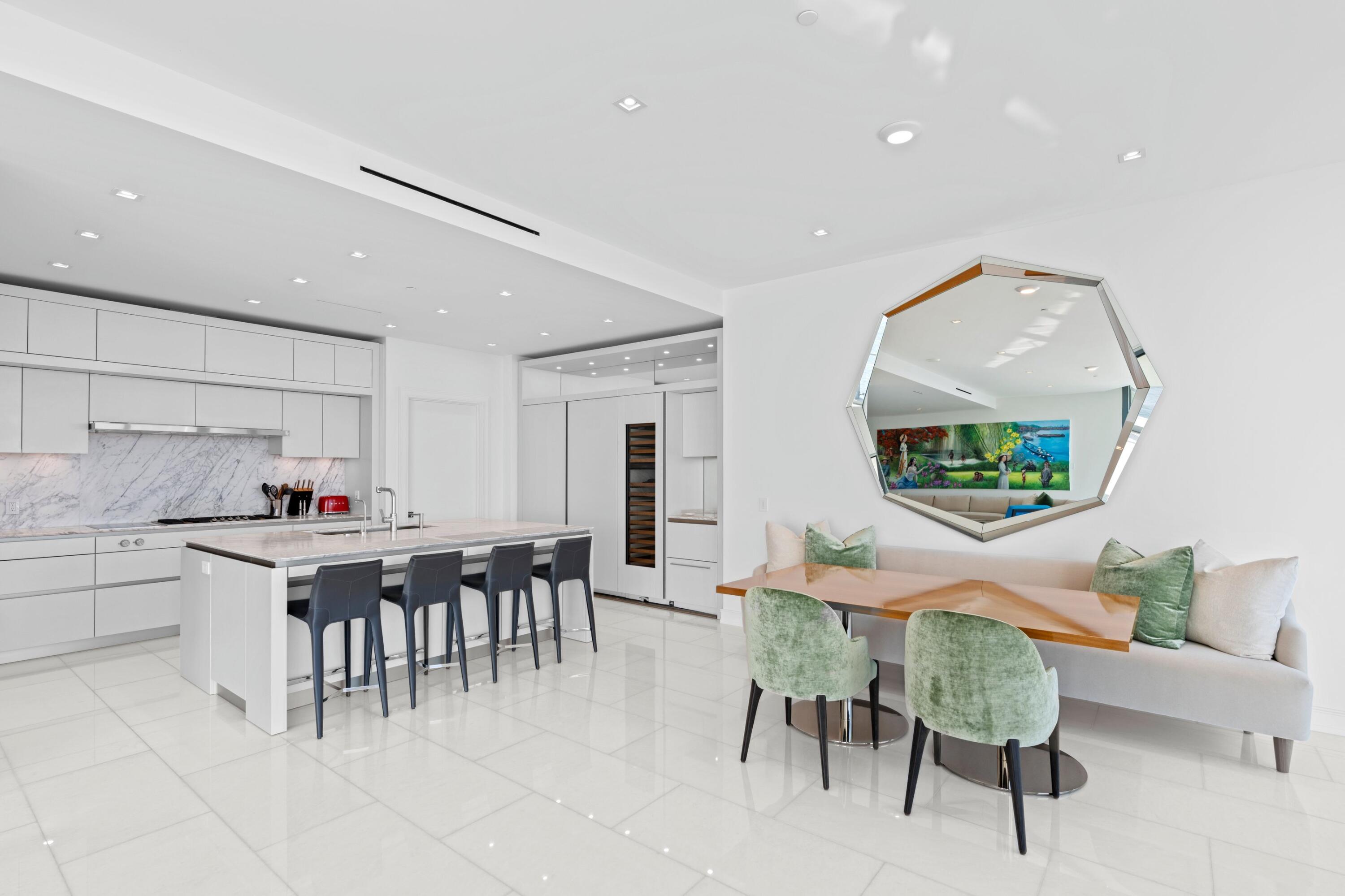 BRISTOL CONDO - Residential