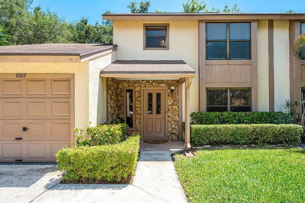 Photo of 1007 Raintree Lane, Palm Beach Gardens, FL 33410 (MLS # R10883281)