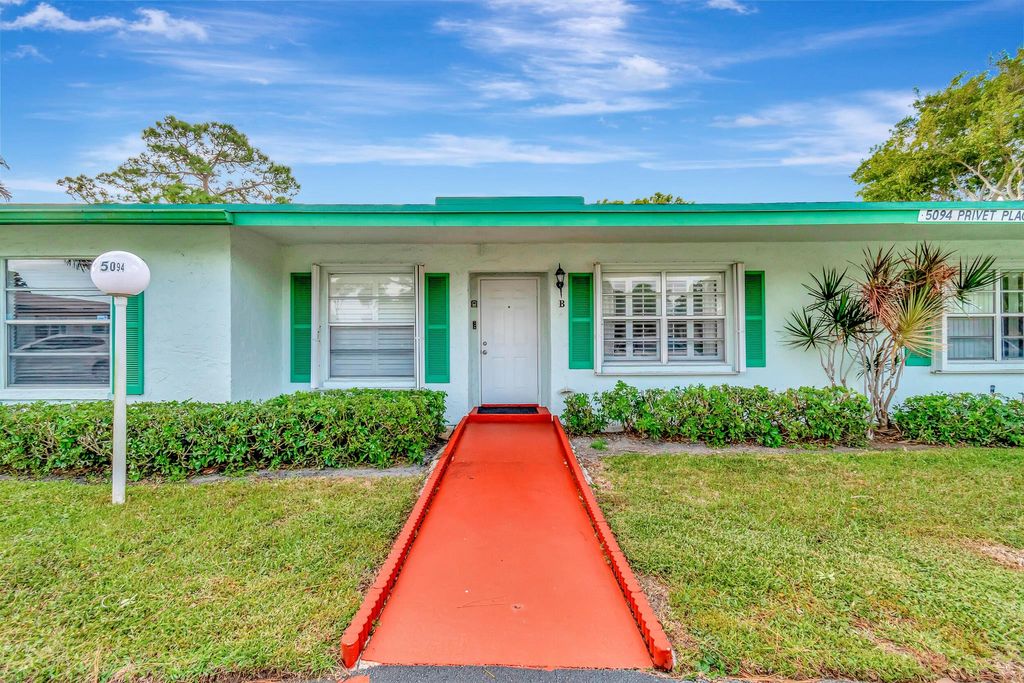 Photo of 5094 Privet Place #B, Delray Beach, FL 33484 (MLS # R11132800)