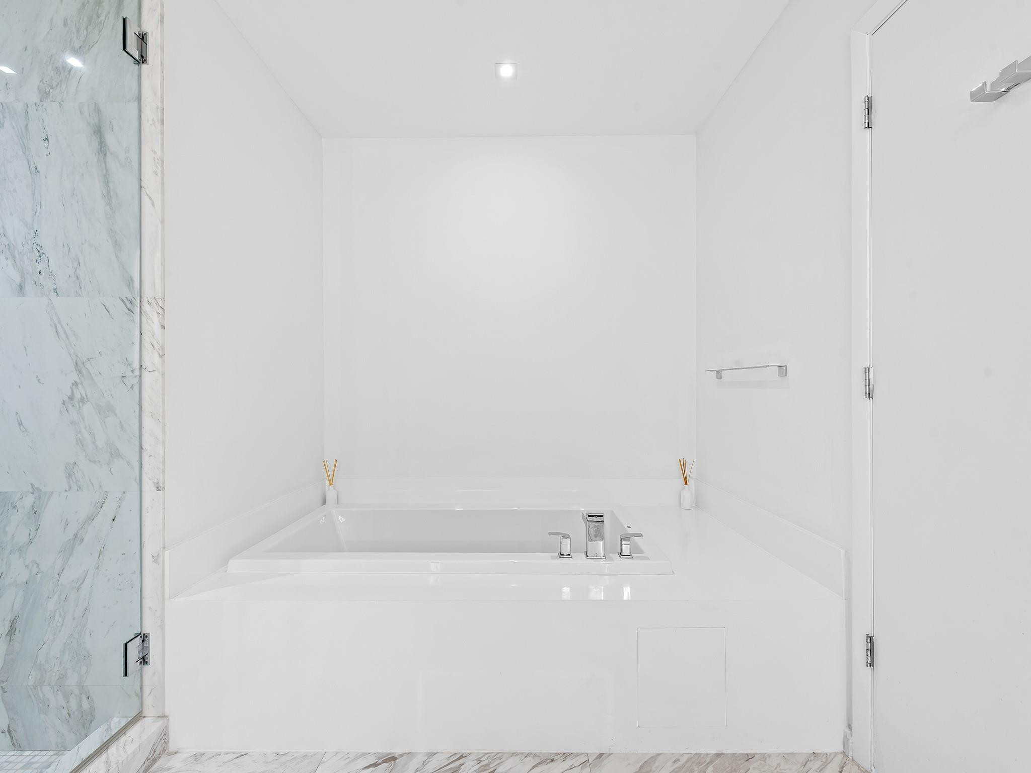 Paramount - Residential