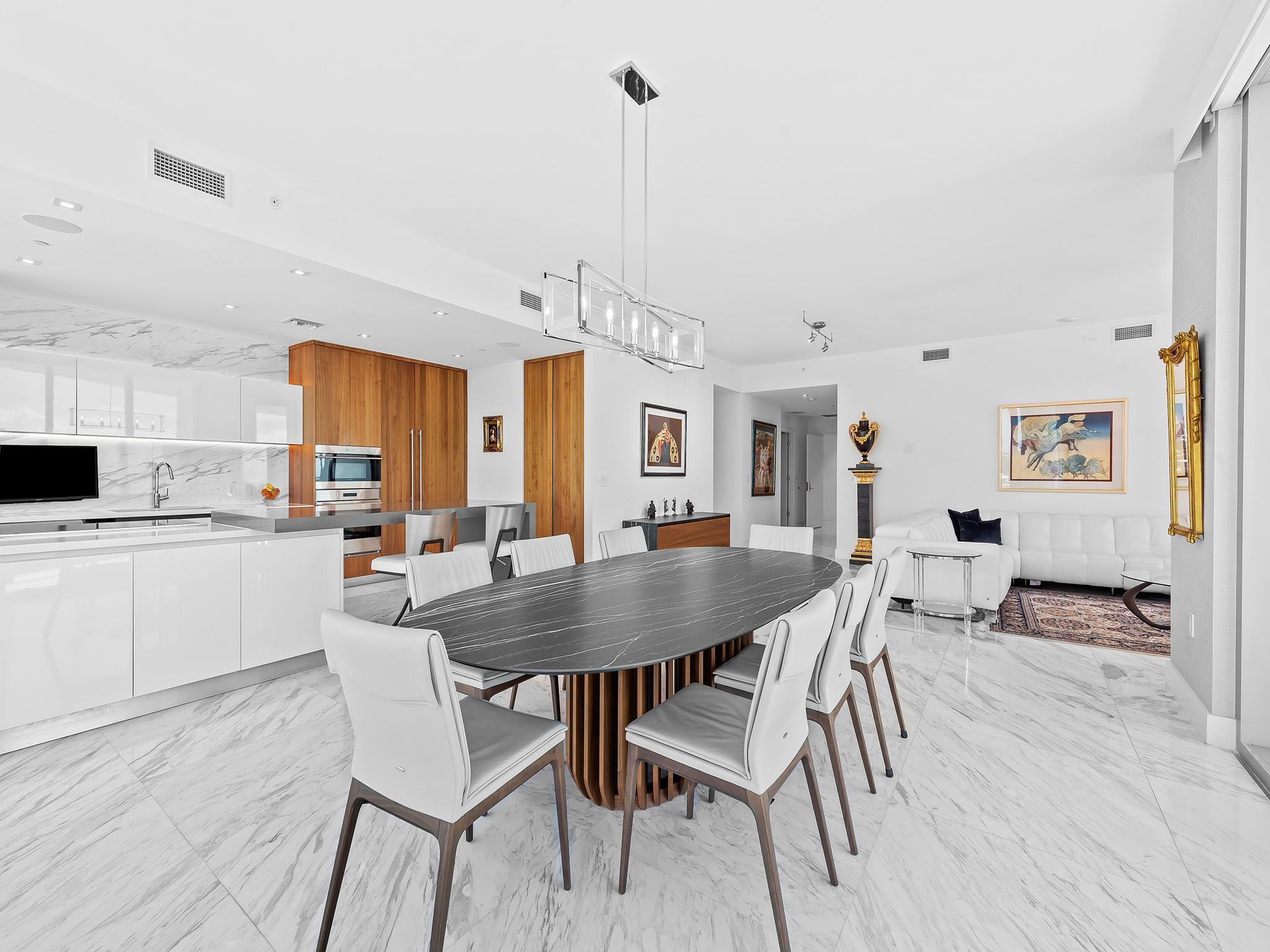 Paramount - Residential