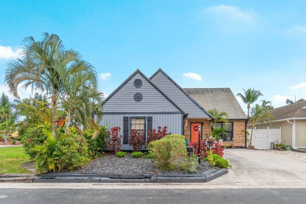 Photo of 6045 Lace Wood Circle #6045, Lake Worth, FL 33462 (MLS # R10954656)