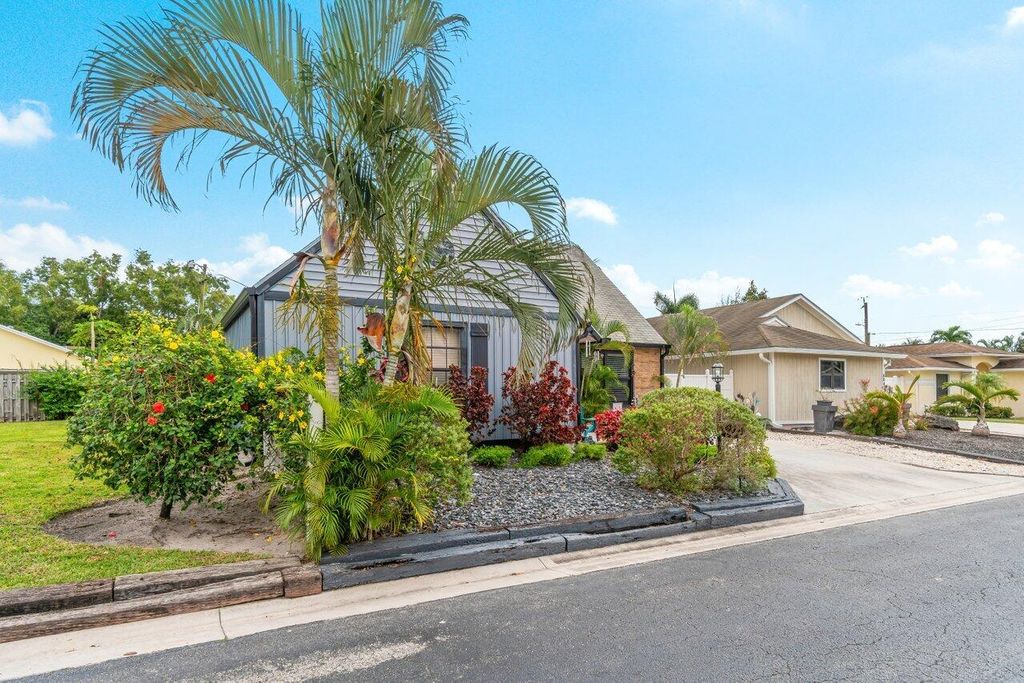 Photo of 6045 Lace Wood Circle #6045, Lake Worth, FL 33462 (MLS # R10954656)