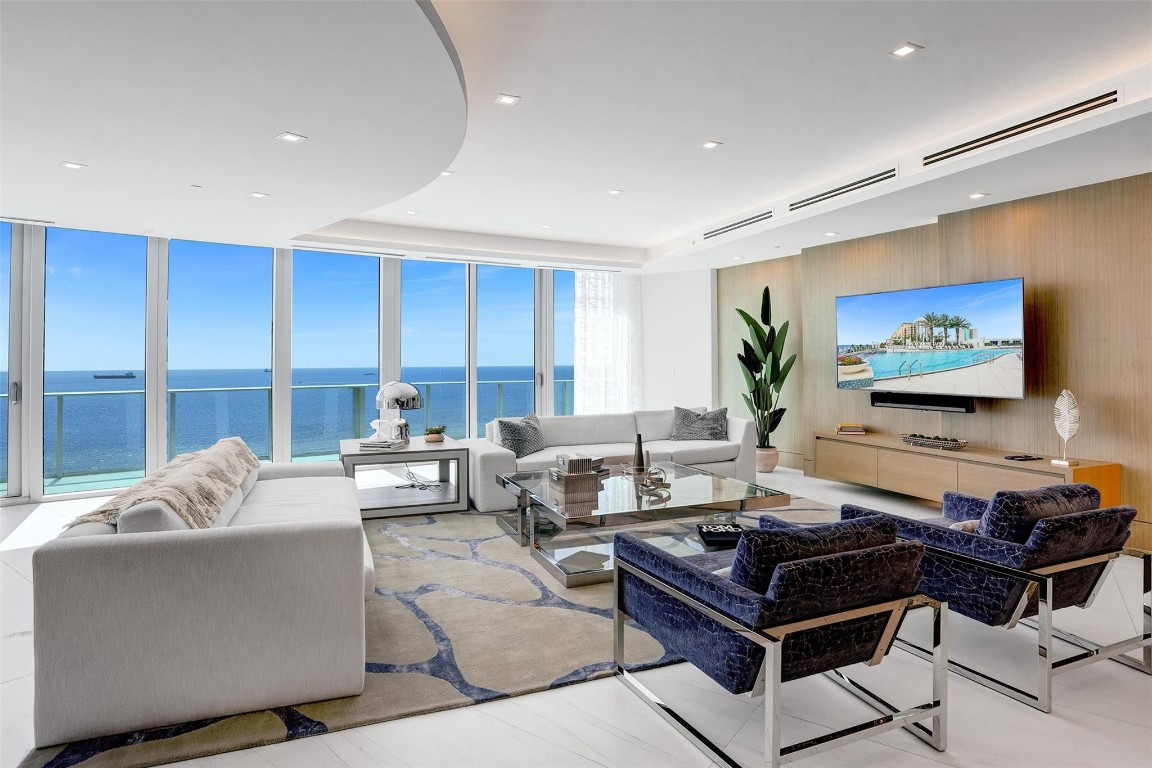 Paramount Residences - Residential