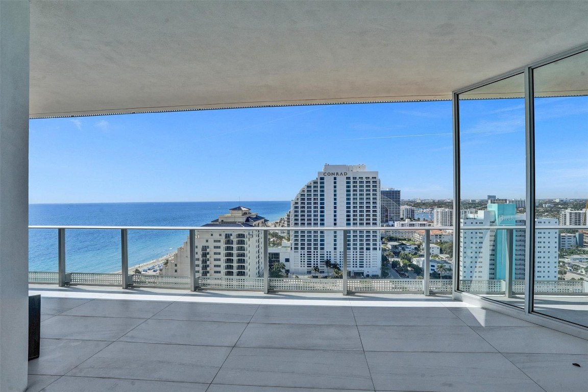 Paramount Residences - Residential