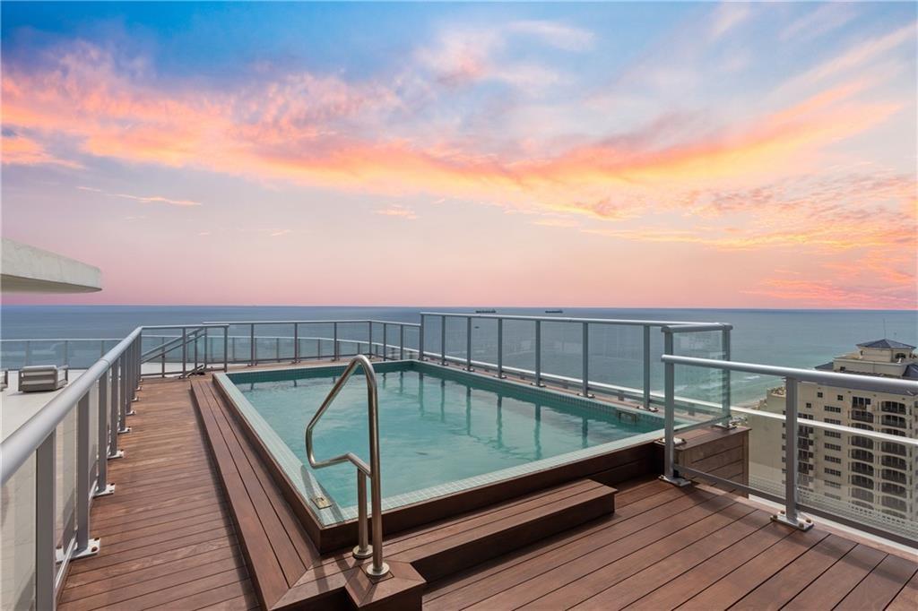 Paramount Residences - Residential