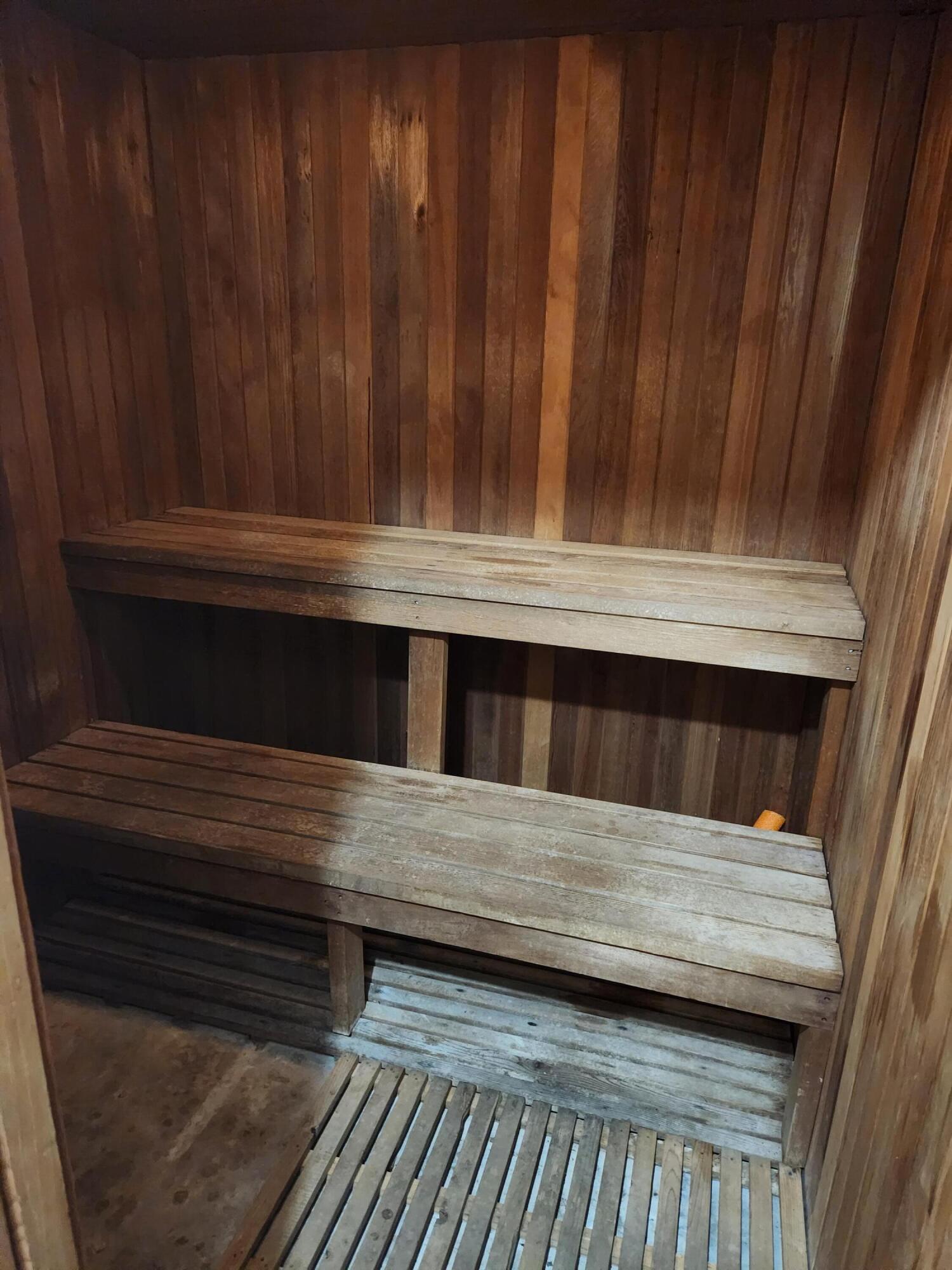 WOODHAVEN CONDO - Residential Lease