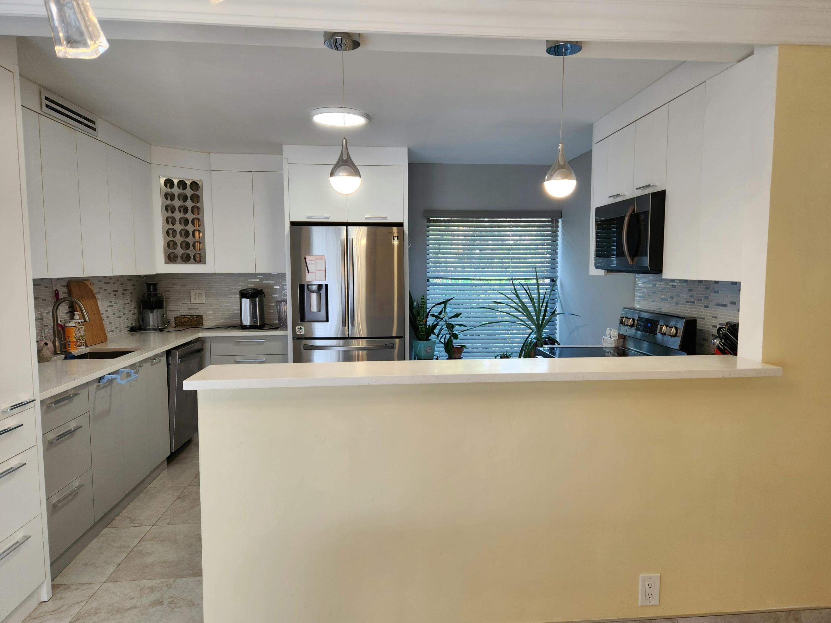 WOODHAVEN CONDO - Residential Lease