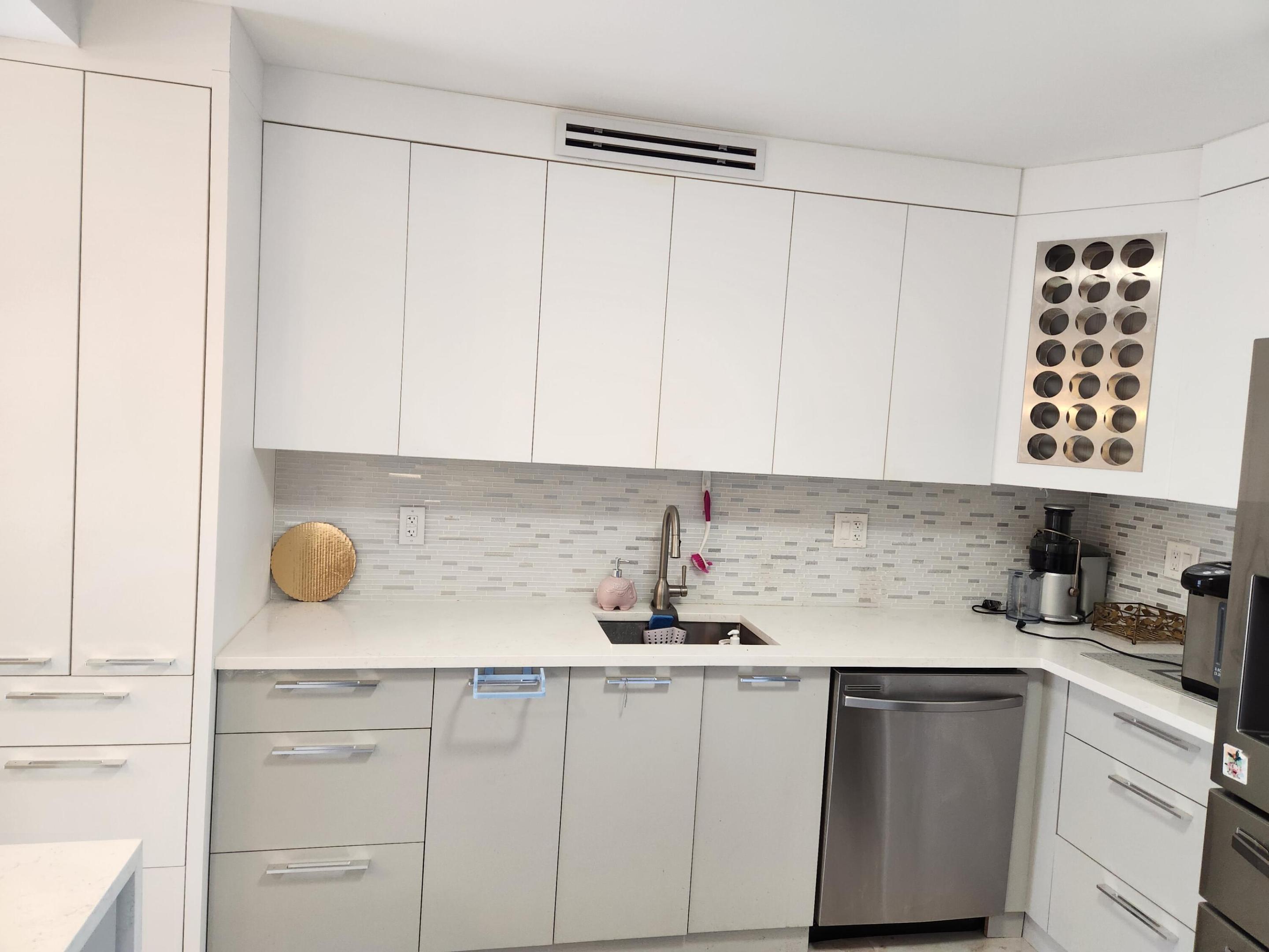 WOODHAVEN CONDO - Residential Lease