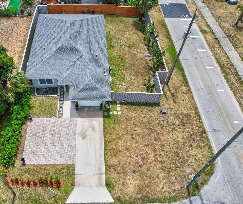 Photo of 8376 SE Alamanda Way, Hobe Sound, FL 33455 (MLS # R10979718)