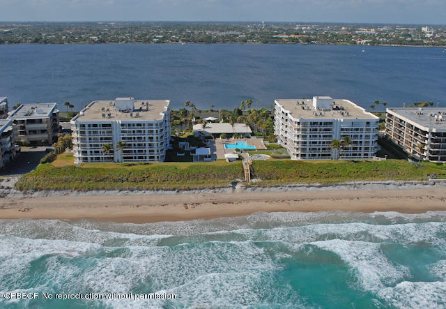 ENCLAVE OF PALM BEACH COND DECL FILED 2-12-85 IN - Residential