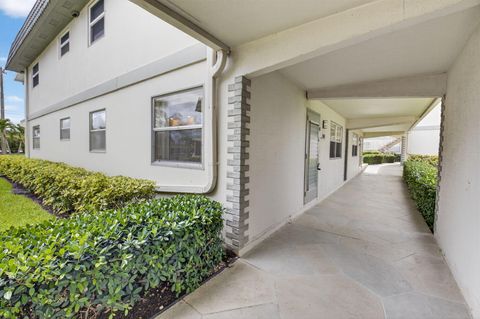 Photo of 204 Flanders E, Delray Beach, FL 33484 (MLS # B26005251)