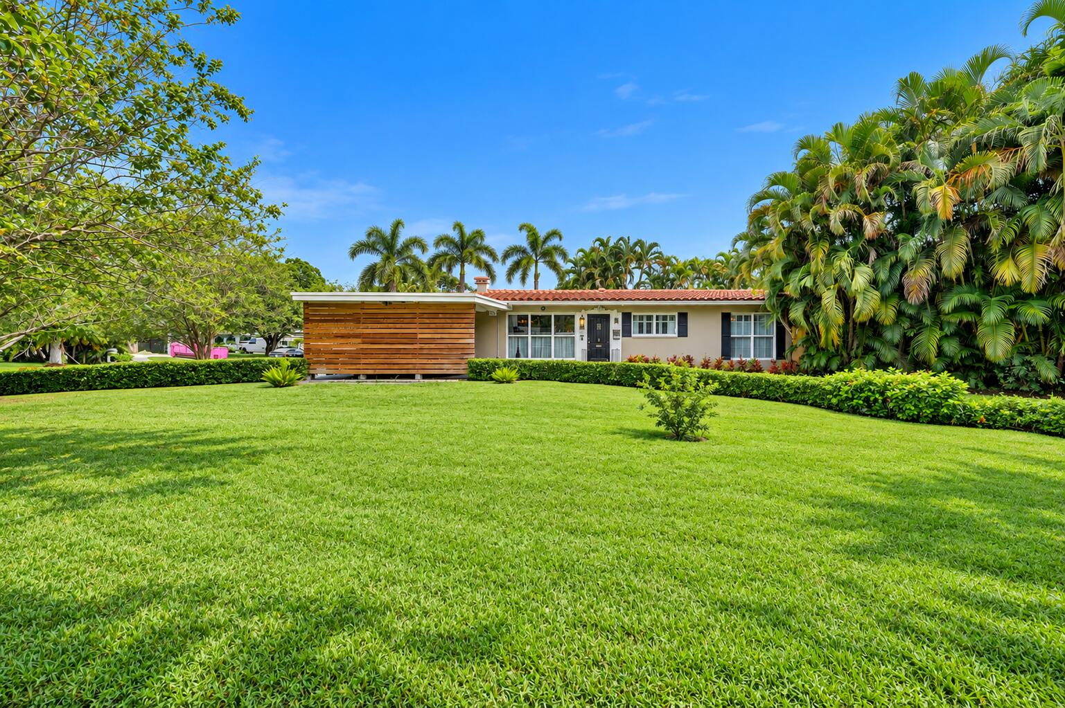 707 NW 24TH Street