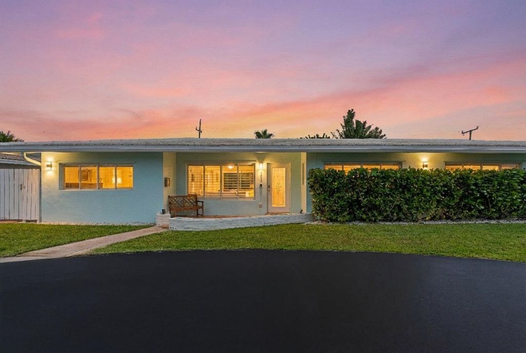 Photo of 1310 SE 6th Terrace, Pompano Beach, FL 33060 (MLS # R11162586)