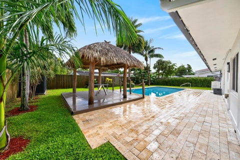 Tiny photo for 1970 NE 32nd Street, Lighthouse Point, FL 33064 (MLS # B26081427)