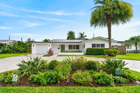 Tiny photo for 1970 NE 32nd Street, Lighthouse Point, FL 33064 (MLS # B26081427)