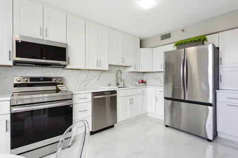 7582 Regency Lake Drive Unit 601, Boca Raton, FL 33433 - MLS#: R11027810