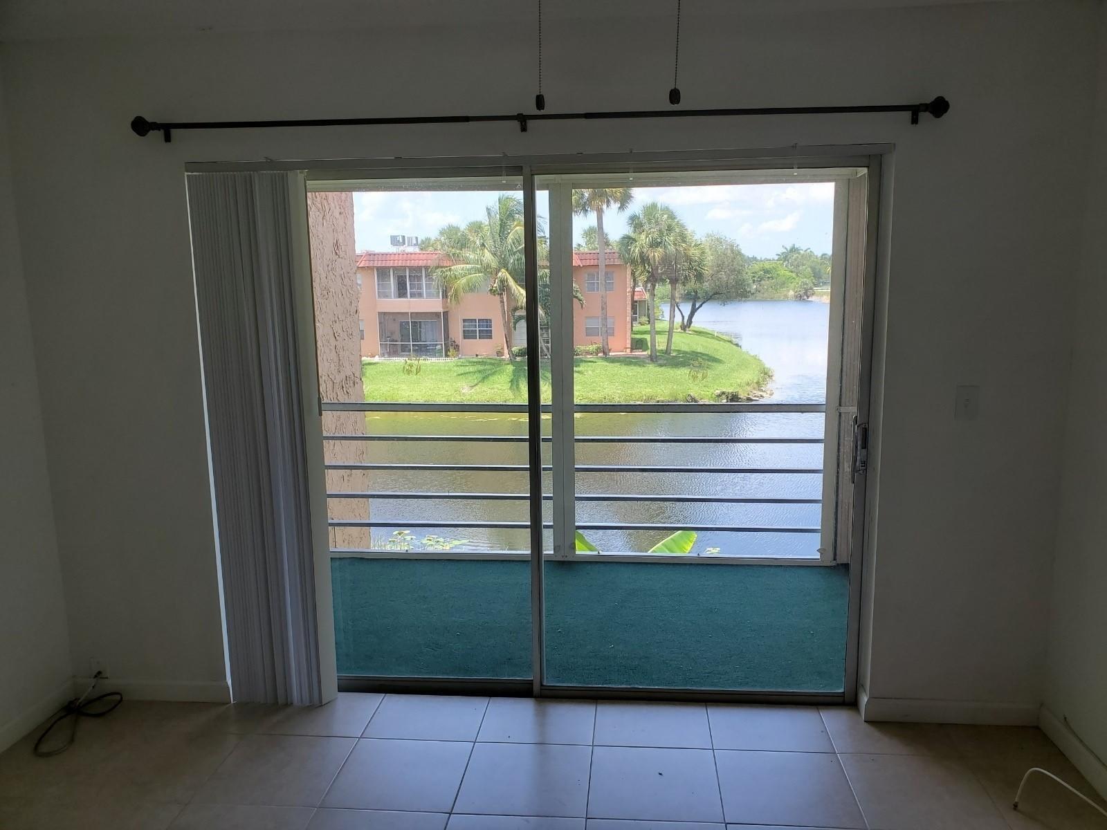 GOLDEN LAKES VILLAGE COND - Residential