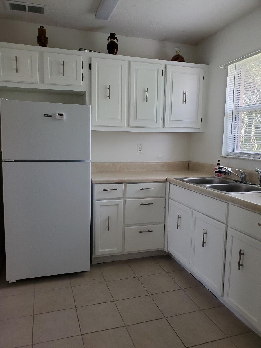 GOLDEN LAKES VILLAGE COND - Residential