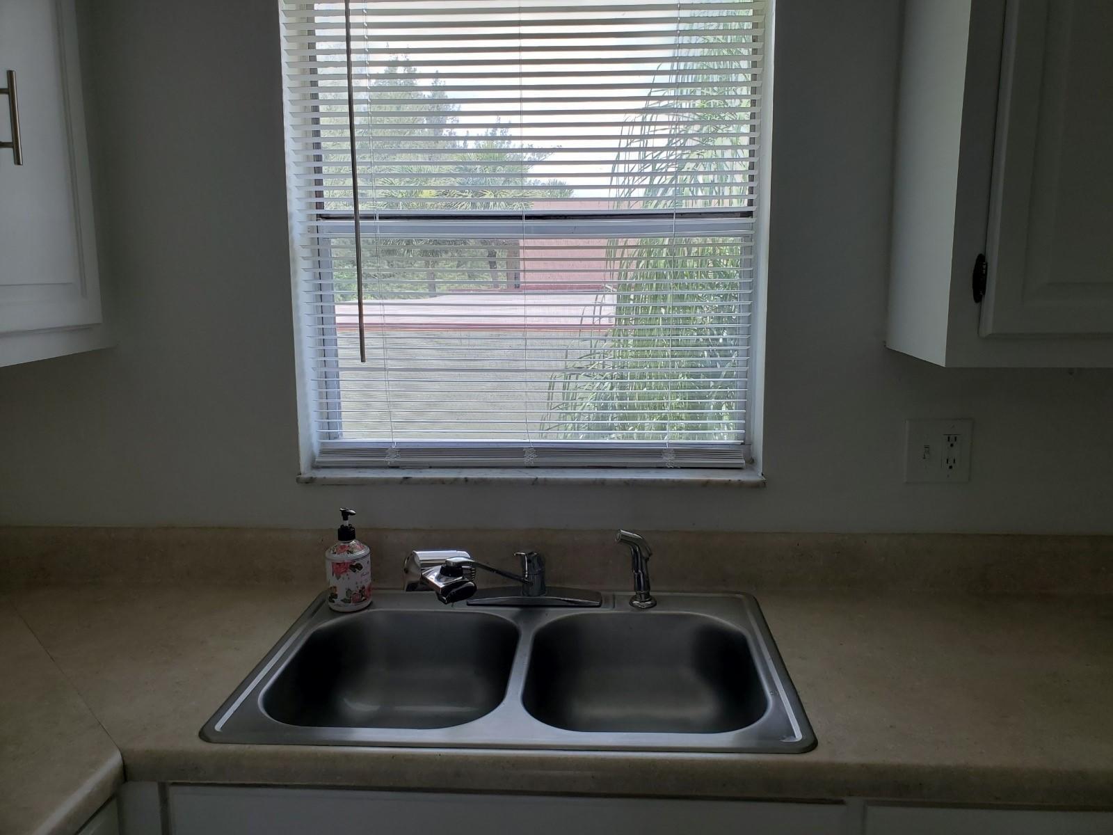 GOLDEN LAKES VILLAGE COND - Residential