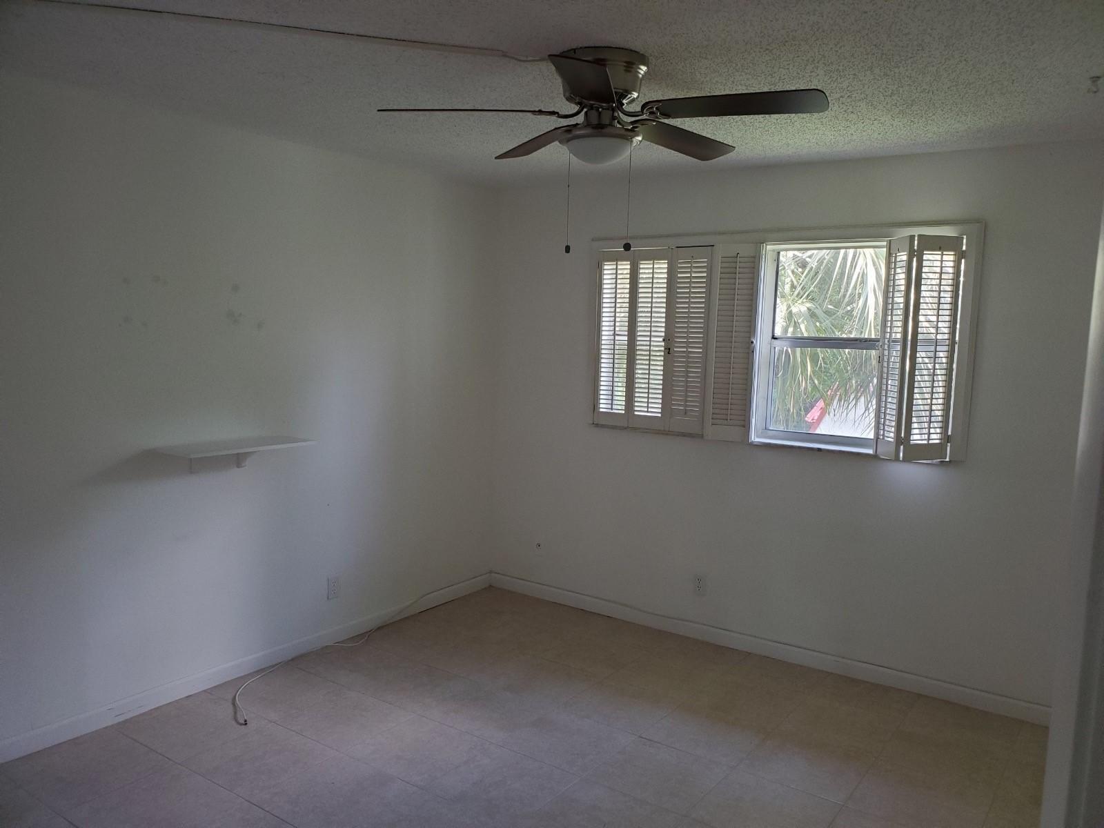 GOLDEN LAKES VILLAGE COND - Residential