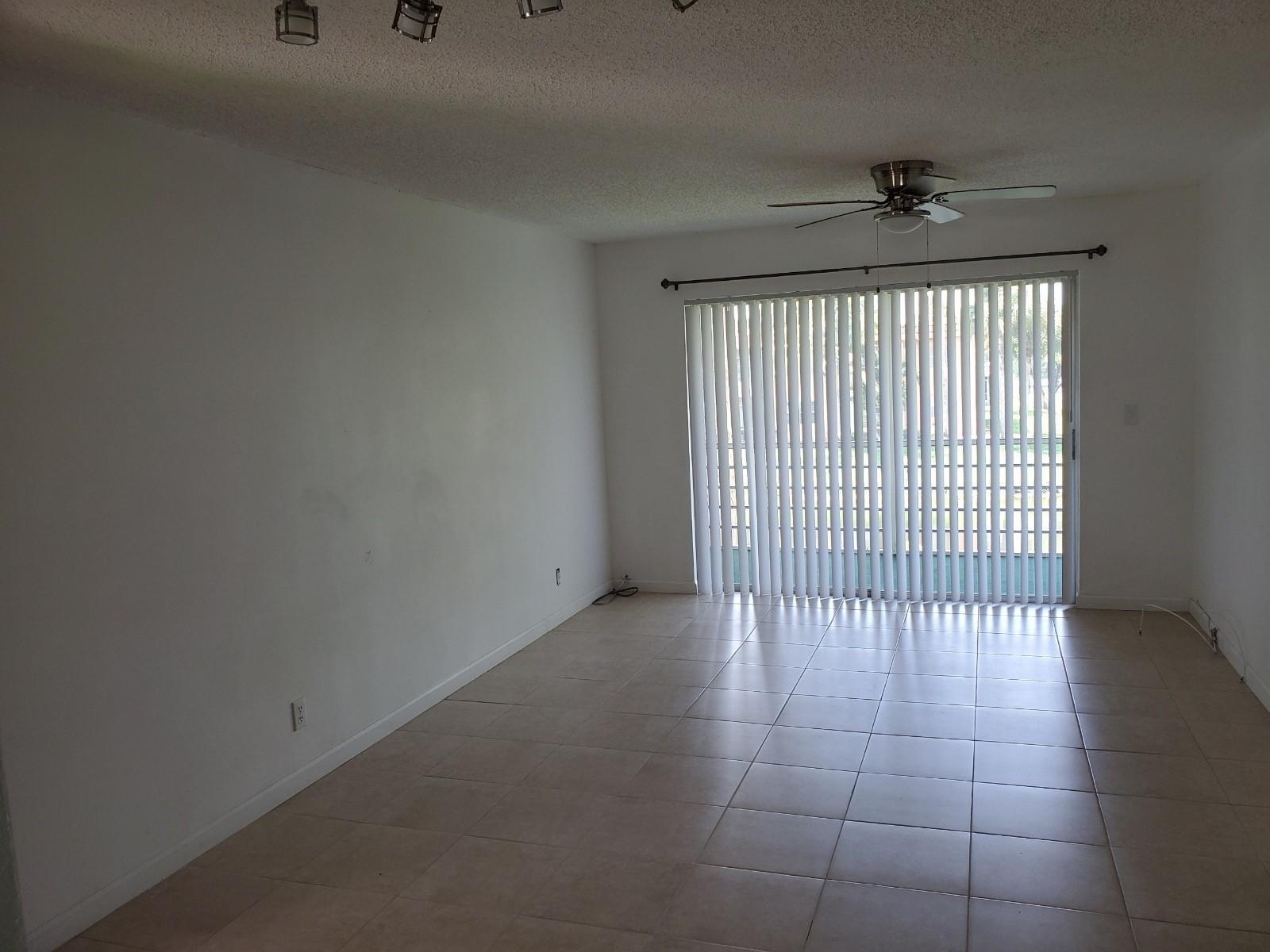 GOLDEN LAKES VILLAGE COND - Residential