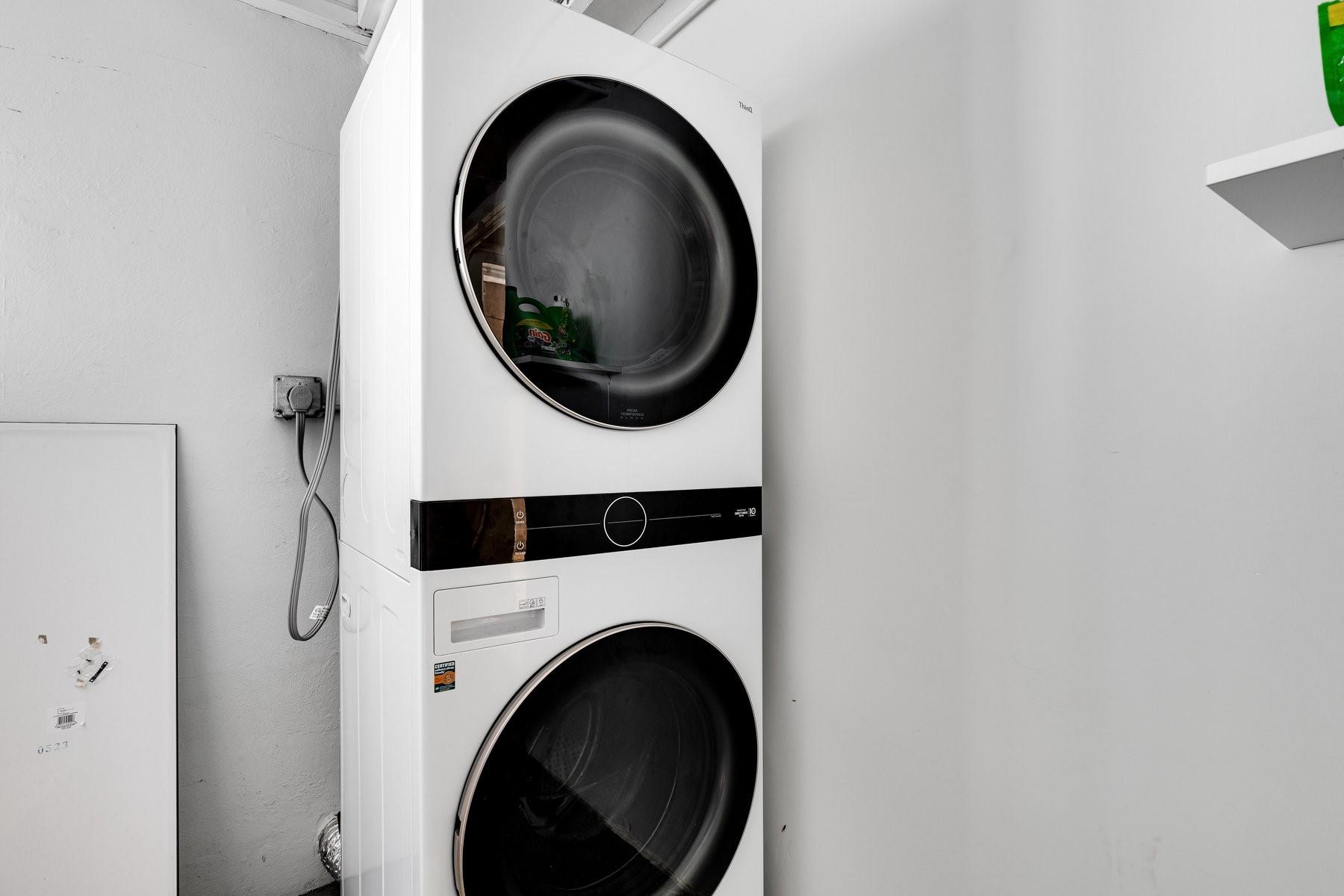 LAUDER GATE ISLES - Residential