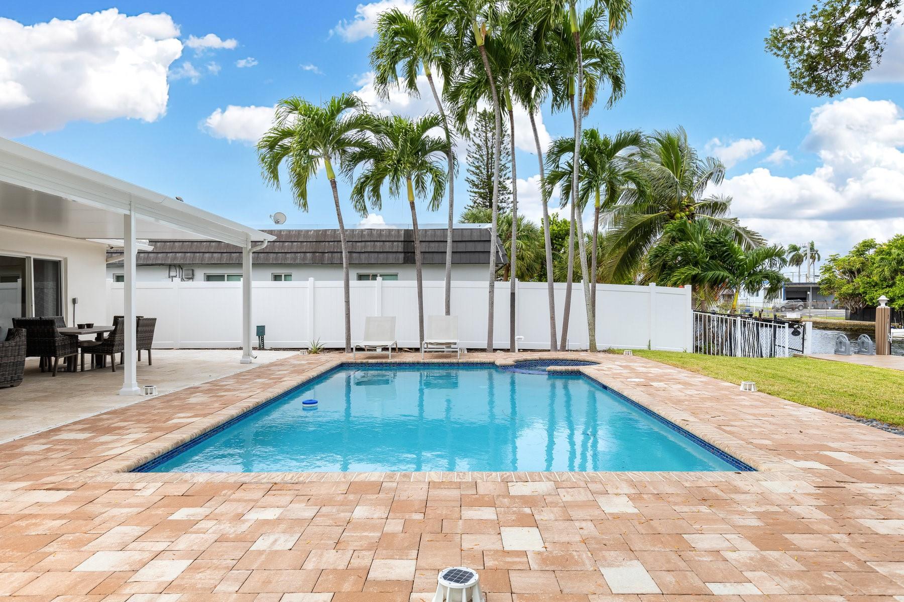 LAUDER GATE ISLES - Residential