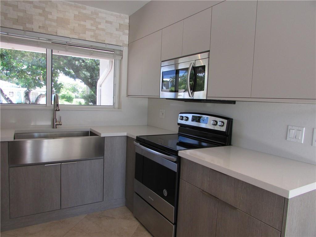 LAUDER GATE ISLES - Residential